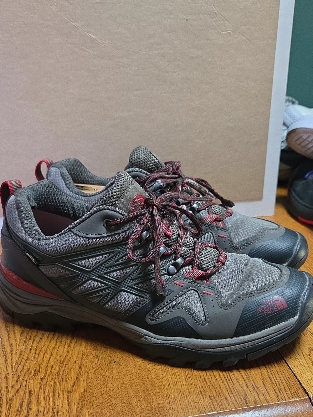 The North Face Hedgehog Fastpack GTX hiking shoes. 2019 Size 9.5 *needs Laces*